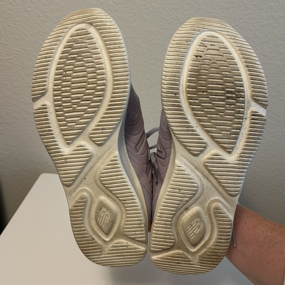 New Balance 890 Running Shoe with Dynasoft Sole - Picture 2 of 6